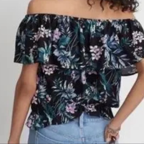 American Eagle Off the Shoulder Floral Top - Picture 2 of 8